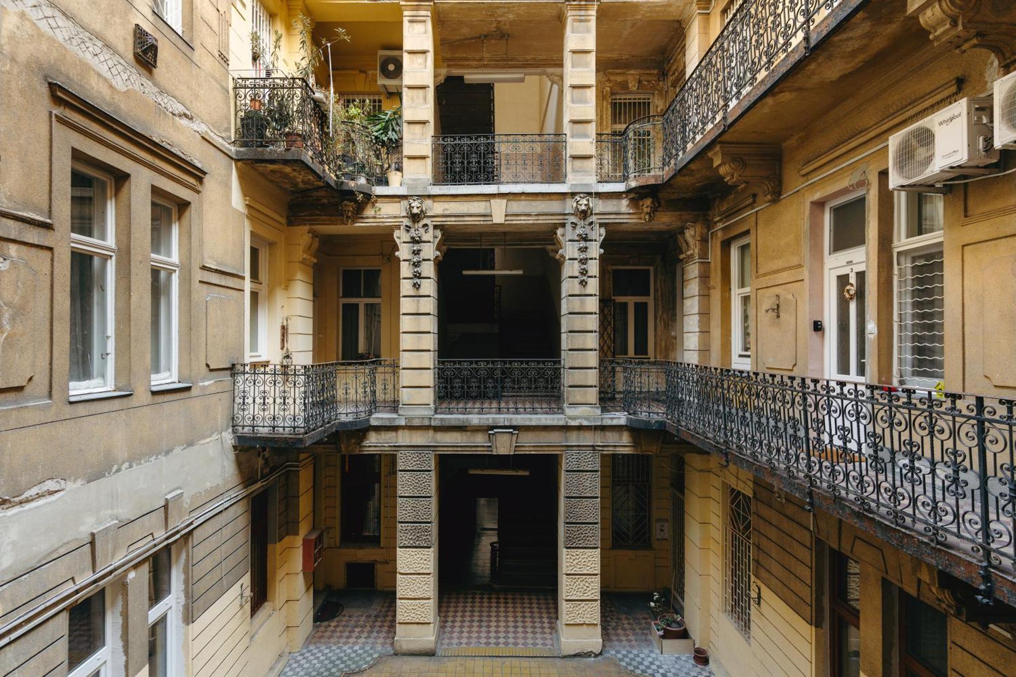 Bercsenyi Apartments - Close To The Gellert Thermal Bath Budapest Exterior photo