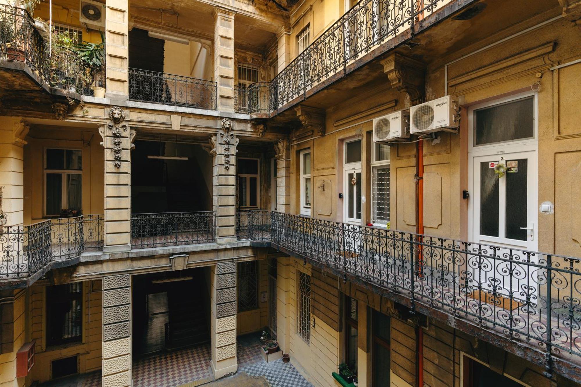 Bercsenyi Apartments - Close To The Gellert Thermal Bath Budapest Exterior photo